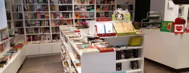 La imagen 3 de la Empresa EN UN BOSQUE DE HOJAS Librerías, Editoriales y Prensa en Valladolid VA