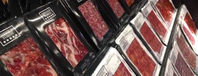 La imagen 17 de la Empresa ENRIQUE TOMÁS JAMON-TAPAS-VINO Tiendas y Productores de Alimentos en Badalona B