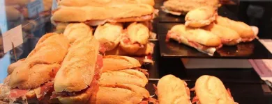 La imagen 33 de la Empresa ENRIQUE TOMÁS JAMON-TAPAS-VINO Tiendas y Productores de Alimentos en Madrid M