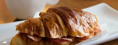 La imagen 50 de la Empresa ENRIQUE TOMÁS JAMON-TAPAS-VINO Tiendas y Productores de Alimentos en Madrid M