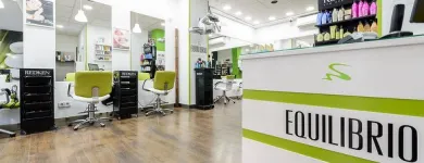 La imagen 4 de la Empresa EQUILIBRIO PELUQUERIA BELLEZA LASER DIODO Peluquerias Unisex en Madrid M