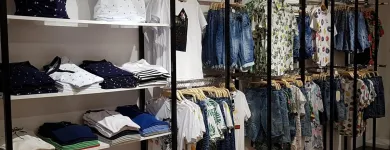 La imagen 6 de la Empresa FIRST YOU, MODA Y COMPLEMENTOS Tienda de Ropa en Torremolinos MA