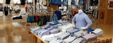 La imagen 11 de la Empresa FIRST YOU, MODA Y COMPLEMENTOS Tienda de Ropa en Torremolinos MA