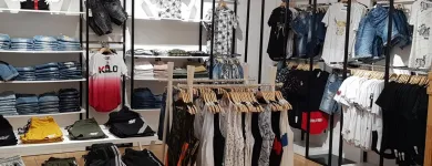 La imagen 13 de la Empresa FIRST YOU, MODA Y COMPLEMENTOS Tienda de Ropa en Torremolinos MA