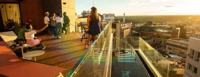 La imagen 40 de la Empresa HOTEL INDIGO MADRID - GRAN VIA Transportes y Turismo en Madrid M