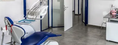 La imagen 1 de la Empresa KAREN DENTAL Salud y Medicina en Pinto M