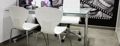 La imagen 2 de la Empresa KAREN DENTAL Salud y Medicina en Pinto M