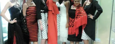La imagen 3 de la Empresa LARA (DISEÑADORA DE MODA Y COMPLEMENTOS) Tiendas De Ropa De SeÑora en Torremolinos MA