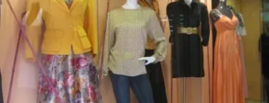 La imagen 3 de la Empresa MIL MODELITOS MODA INTERNACIONAL SL Tiendas de Artículos de Segunda Mano en Madrid M