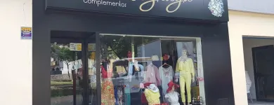 La imagen 24 de la Empresa MODAS Y COMPLEMENTOS LA BIZNAGA Tienda de Ropa en Churriana MA