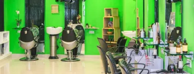 La imagen 9 de la Empresa PELUQUERIA NATURAL MARICRUZ Productos y Servicios de Cuidado Personal en Madrid M
