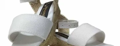 La imagen 1 de la Empresa PEQUEÑA HUELLA Zapaterías en Madrid M