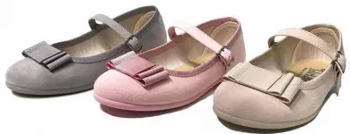 La imagen 6 de la Empresa PEQUEÑA HUELLA Zapaterías en Madrid M