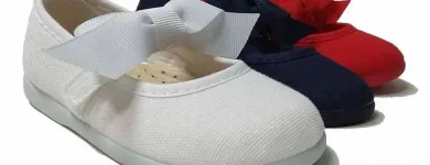 La imagen 12 de la Empresa PEQUEÑA HUELLA Zapaterías en Madrid M