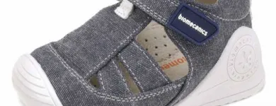 La imagen 14 de la Empresa PEQUEÑA HUELLA Zapaterías en Madrid M