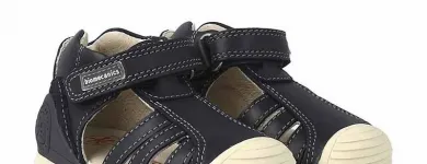 La imagen 15 de la Empresa PEQUEÑA HUELLA Zapaterías en Madrid M