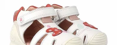 La imagen 17 de la Empresa PEQUEÑA HUELLA Zapaterías en Madrid M