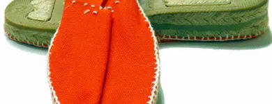 La imagen 18 de la Empresa PEQUEÑA HUELLA Zapaterías en Madrid M