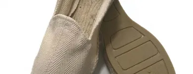 La imagen 20 de la Empresa PEQUEÑA HUELLA Zapaterías en Madrid M