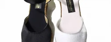 La imagen 25 de la Empresa PEQUEÑA HUELLA Zapaterías en Madrid M