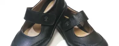 La imagen 31 de la Empresa PEQUEÑA HUELLA Zapaterías en Madrid M