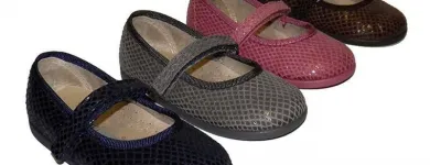 La imagen 40 de la Empresa PEQUEÑA HUELLA Zapaterías en Madrid M