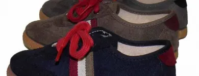 La imagen 50 de la Empresa PEQUEÑA HUELLA Zapaterías en Madrid M