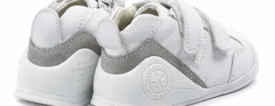 La imagen 69 de la Empresa PEQUEÑA HUELLA Zapaterías en Madrid M