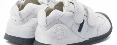 La imagen 71 de la Empresa PEQUEÑA HUELLA Zapaterías en Madrid M