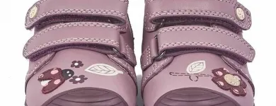 La imagen 72 de la Empresa PEQUEÑA HUELLA Zapaterías en Madrid M