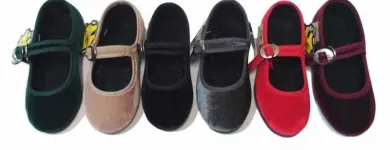 La imagen 92 de la Empresa PEQUEÑA HUELLA Zapaterías en Madrid M