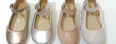 La imagen 112 de la Empresa PEQUEÑA HUELLA Zapaterías en Madrid M