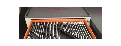 La imagen 5 de la Empresa PIT LANE BOXES ALQUILER DE BOXES PARA EL BRICOLAGE DEL AUTOMOVIL Talleres Mecánicos en Torrejón de Ardoz M