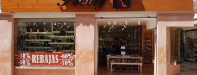 La imagen 3 de la Empresa PRETTY - ZAPATERÍA Y COMPLEMENTOS Zapaterías en Torremolinos MA