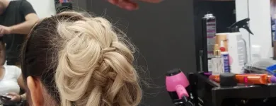 La imagen 12 de la Empresa SALÓN LOUNGE ESTILISTES Salud y Medicina en Barcelona B