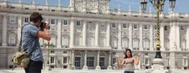 La imagen 1 de la Empresa STRAWBERRY TOURS - FREE WALKING TOURS MADRID Transportes y Turismo en Madrid M