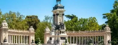 La imagen 4 de la Empresa STRAWBERRY TOURS - FREE WALKING TOURS MADRID Transportes y Turismo en Madrid M