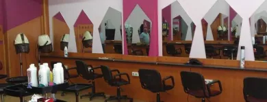 La imagen 1 de la Empresa STYLEFORM ACADEMIA DE PELUQUERÍA Y ESTÉTICA Servicios Profesionales y de Negocios en Las Palmas de Gran Canaria GC