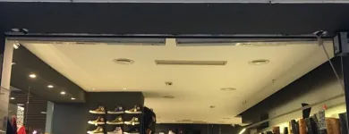 La imagen 3 de la Empresa ZAPATERÍA SIGNES Calzado De SeÑora Y Caballero: Establecimientos en Barcelona B