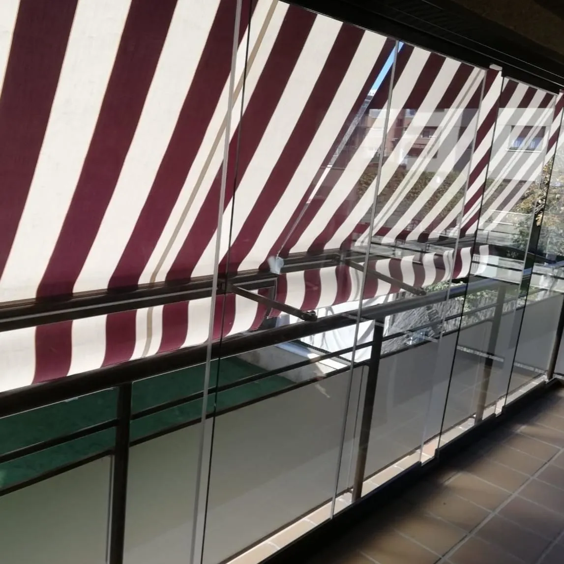 La imagen 6 de la Empresa HIPERTOLDOS S.L.