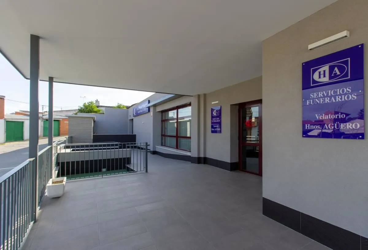 La imagen 4 de la Empresa FUNERARIA HNOS. AGÜERO VELADA