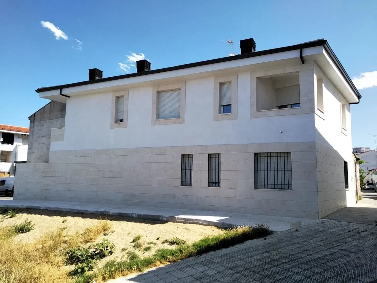 La imagen 10 de la Empresa CONSTRUCCIÓN Y REFORMAS CORRAL CABALLERO