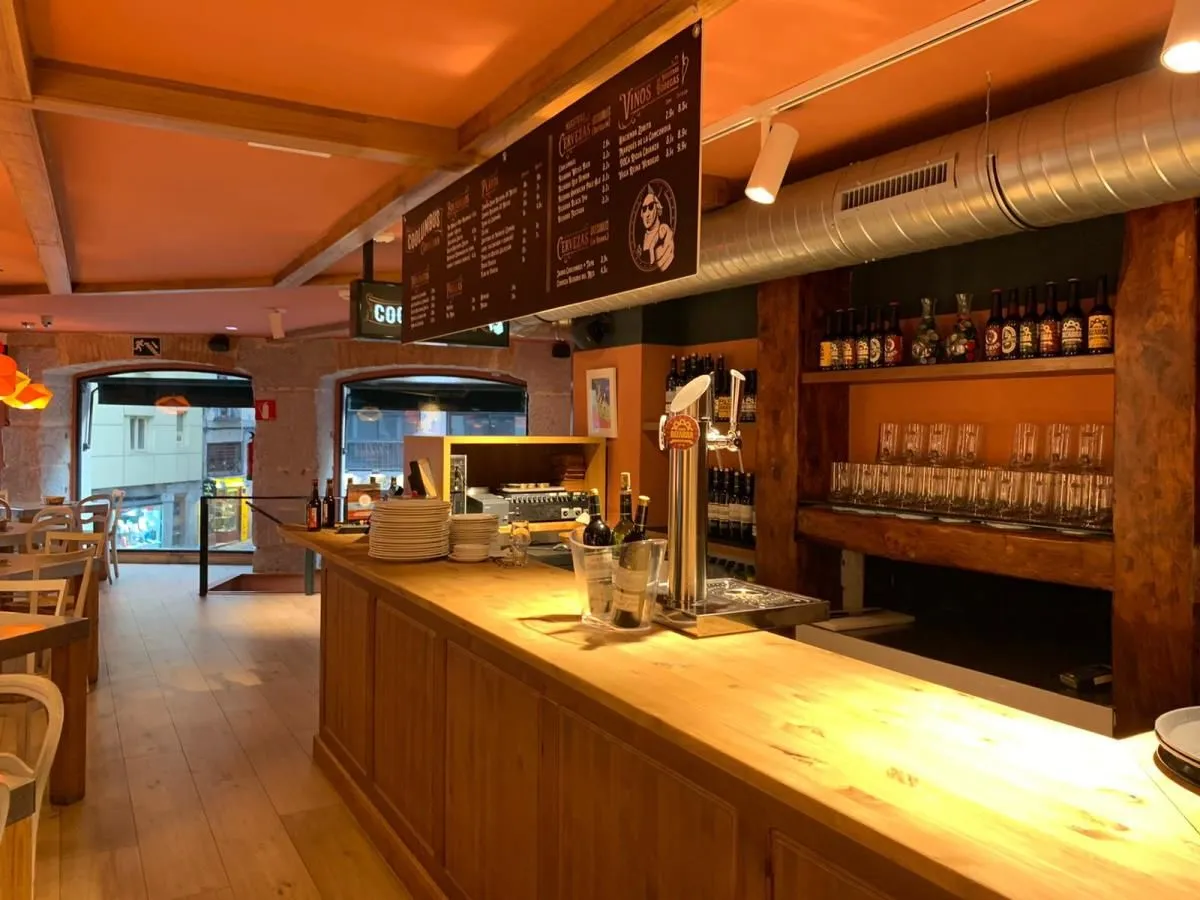 La imagen 2 de la Empresa COOLUMBUS CERVECERÍA & TAPAS