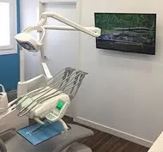 La imagen 2 de la Empresa DENTALBOX CLÍNICA DENTAL SAN SEBASTIAN DR GUSTAVO PÉREZ LIÉVANO