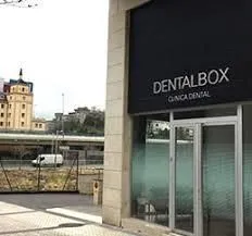 La imagen 3 de la Empresa DENTALBOX CLÍNICA DENTAL SAN SEBASTIAN DR GUSTAVO PÉREZ LIÉVANO