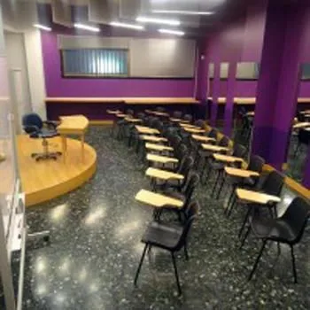 La imagen 2 de la Empresa ACADEMIA DE PELUQUERÍA Y ESTÉTICA BETA