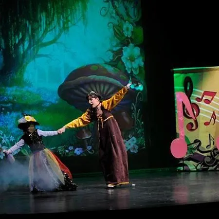 La imagen 2 de la Empresa FERRO TEATRO