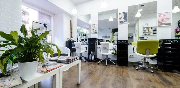 La imagen 2 de la Empresa EQUILIBRIO PELUQUERIA BELLEZA LASER DIODO