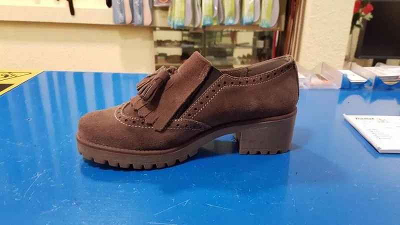 La imagen 4 de la Empresa ZAPATERÍA DANIEL