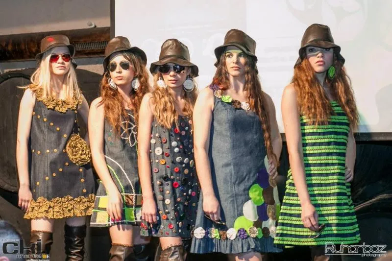 La imagen 6 de la Empresa LARA (DISEÑADORA DE MODA Y COMPLEMENTOS)
